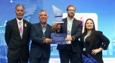 CEO da Tá Telecom recebe prêmio da Conecta Latam